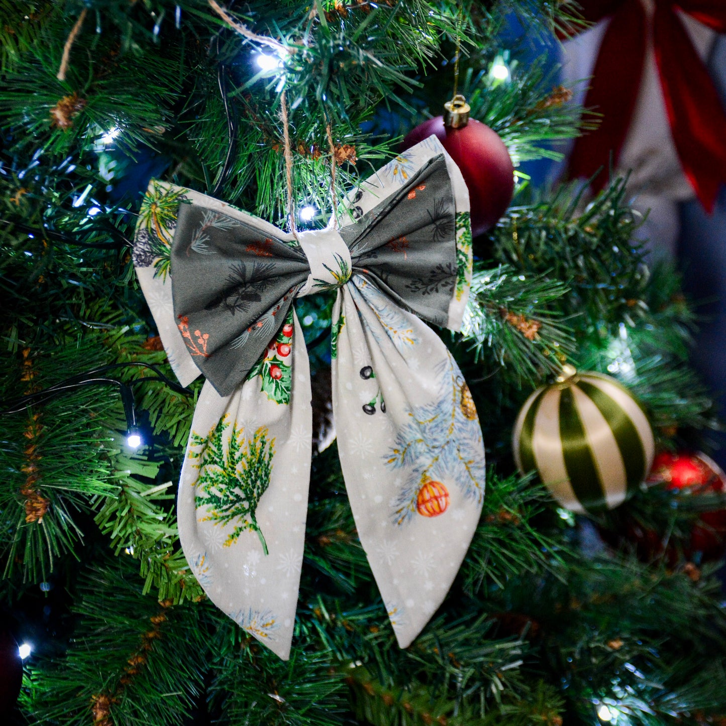 Noeud décoratif - Feuillage hivernal